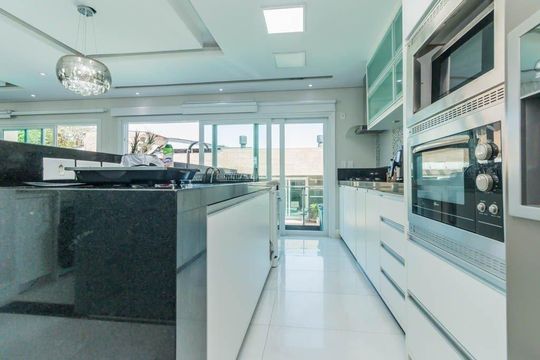 Cozinha de casa para alugar com 4 quartos, 362m² em Jardim Dona Leopoldina, Porto Alegre