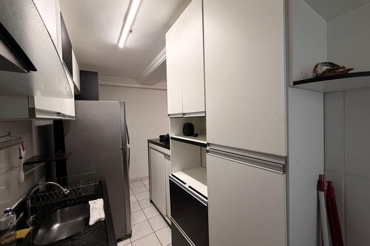 Cozinha de apartamento à venda com 2 quartos, 55m² em Qn 12c, Brasília