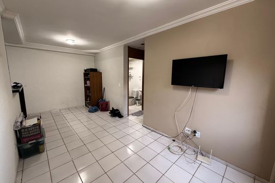 Sala de apartamento à venda com 2 quartos, 55m² em Qn 12c, Brasília