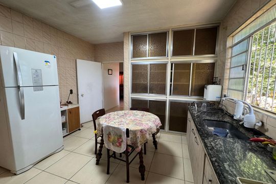Cozinha de casa à venda com 3 quartos, 1365m² em Vila Bancaria, São Paulo