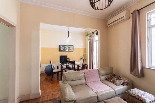 Sala de estar de casa à venda com 3 quartos, 140m² em Imperial de São Cristóvão, Rio de Janeiro