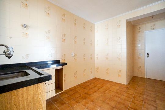 Cozinha de apartamento para alugar com 3 quartos, 81m² em Vila Euthalia, São Paulo