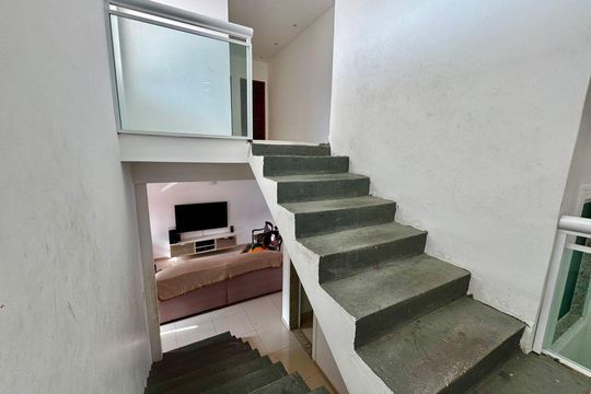 Casa à venda com 8 quartos, 261m² em Jardim Sulacap, Rio de Janeiro