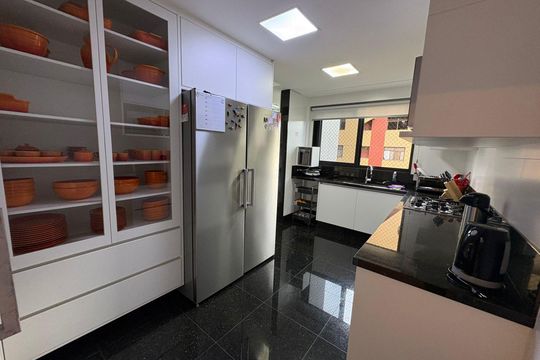 Cozinha de apartamento para alugar com 4 quartos, 155m² em Serra, Belo Horizonte