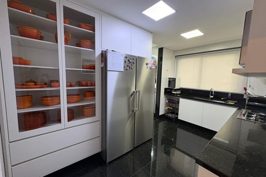 Cozinha de apartamento para alugar com 4 quartos, 155m² em Serra, Belo Horizonte