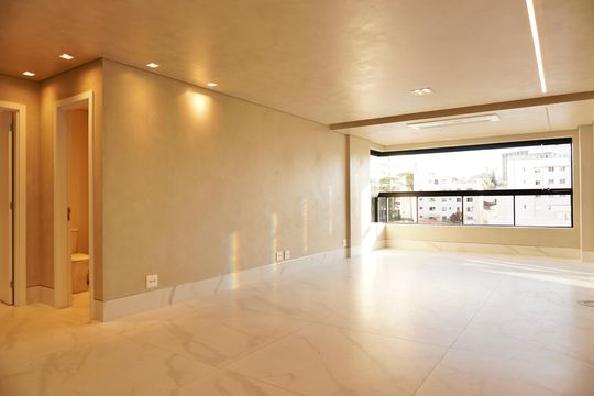 Apartamento para alugar com 4 quartos, 155m² em Serra, Belo Horizonte