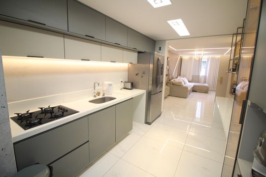Cozinha de apartamento à venda com 2 quartos, 130m² em Santa Helena, Belo Horizonte