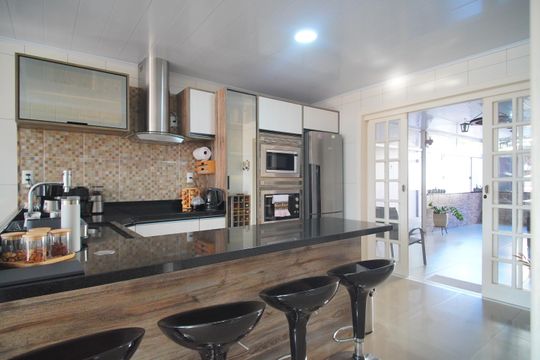 Cozinha de casa à venda com 3 quartos, 293m² em Scharlau, São Leopoldo