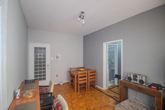 Sala de apartamento à venda com 2 quartos, 74m² em Cidade Baixa, Porto Alegre