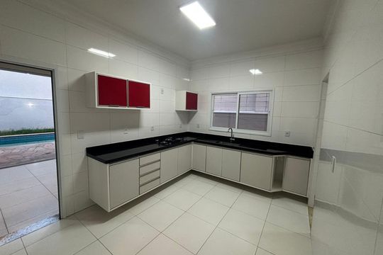 Foto 04 de casa para alugar com 4 quartos, 400m² em Swiss Park, Campinas