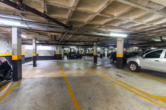 Garagem de apartamento para alugar com 3 quartos, 78m² em Vila Jacuí, São Paulo