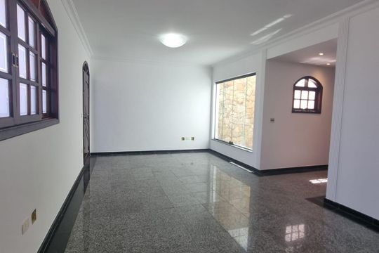 Casa à venda com 3 quartos, 219m² em Vila Jordanopolis, São Bernardo do Campo