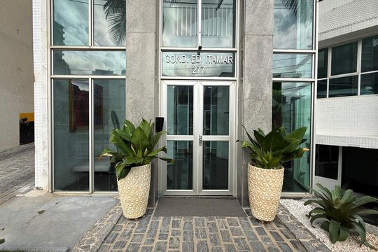 Fachada de apartamento para alugar com 6 quartos, 480m² em Itapema, Guarujá