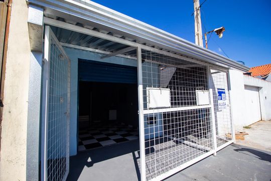 Fachada de casa para alugar com 1 quarto, 80m² em Jardim Tatiana, Votorantim