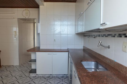 Cozinha de apartamento para alugar com 4 quartos, 210m² em Jacarepaguá, Rio de Janeiro