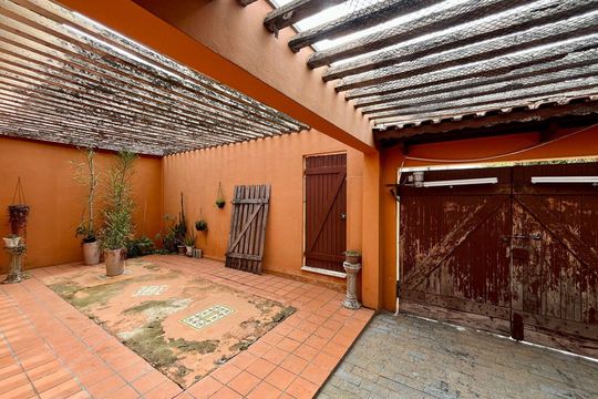 Garagem de casa para alugar com 4 quartos, 350m² em Jardim Leonor, Campinas