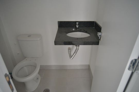 Banheiro Social de apartamento à venda com 3 quartos, 64m² em Vila Assunção, Santo André