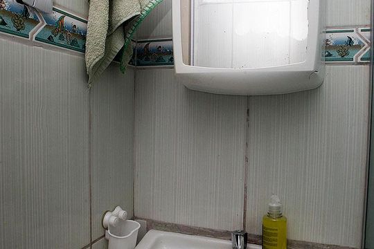 Banheiro de kitnet/studio à venda com 1 quarto, 18m² em Centro Histórico, Porto Alegre