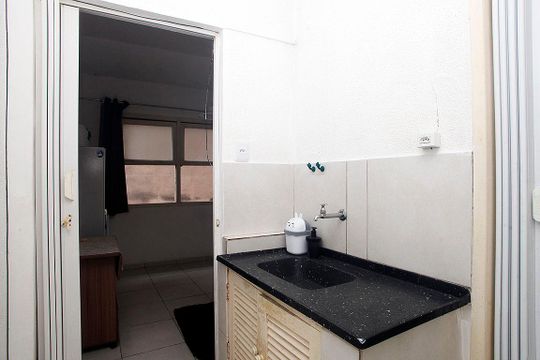 Cozinha de kitnet/studio à venda com 1 quarto, 18m² em Centro Histórico, Porto Alegre