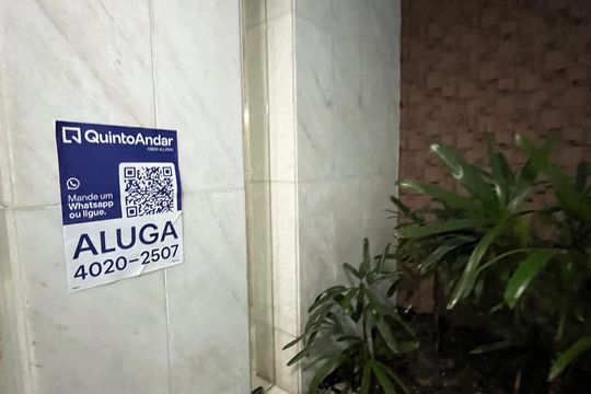 Placa  de apartamento para alugar com 5 quartos, 280m² em Copacabana, Rio de Janeiro
