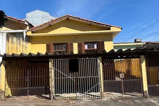Fachada de casa à venda com 4 quartos, 250m² em Jardim Silvana, Santo André