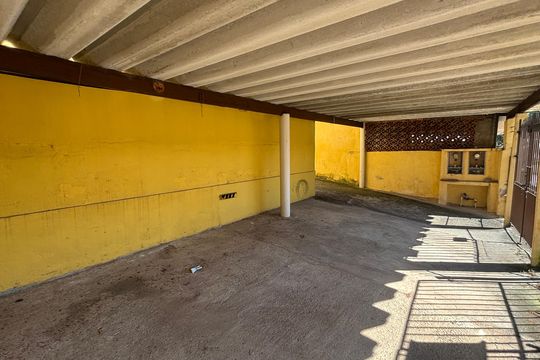 Garagem de casa à venda com 4 quartos, 250m² em Jardim Silvana, Santo André
