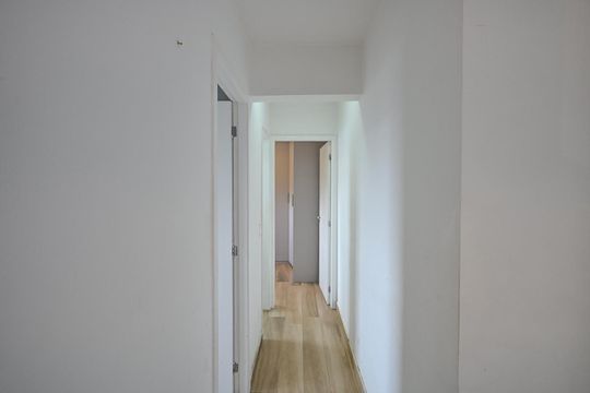 Corredor de apartamento à venda com 2 quartos, 54m² em Vila Andrade, São Paulo