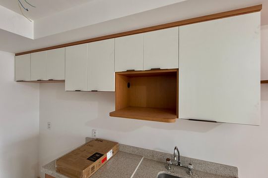 Cozinha  de kitnet/studio para alugar com 1 quarto, 33m² em Vila Cordeiro, São Paulo
