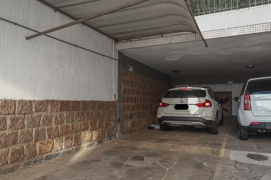 Garagem de apartamento para alugar com 3 quartos, 342m² em Auxiliadora, Porto Alegre