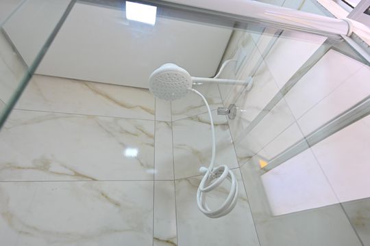 Banheiro Social de kitnet/studio para alugar com 1 quarto, 16m² em Vila do Encontro, São Paulo