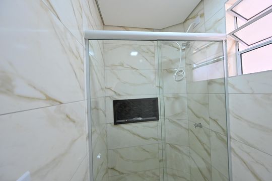 Banheiro Social de kitnet/studio para alugar com 1 quarto, 16m² em Vila do Encontro, São Paulo