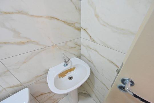 Banheiro Social de kitnet/studio para alugar com 1 quarto, 16m² em Vila do Encontro, São Paulo