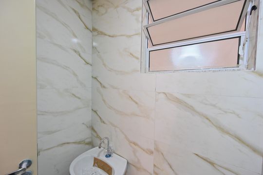 Banheiro Social de kitnet/studio para alugar com 1 quarto, 16m² em Vila do Encontro, São Paulo