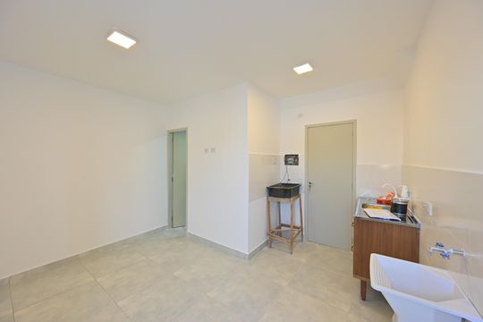 Sala/Quarto de kitnet/studio para alugar com 1 quarto, 16m² em Vila do Encontro, São Paulo