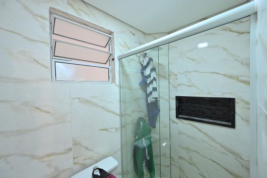 Banheiro Social de kitnet/studio para alugar com 1 quarto, 16m² em Vila do Encontro, São Paulo
