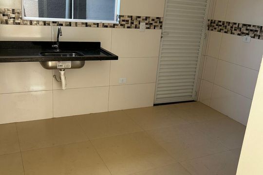 Cozinha de casa de condomínio para alugar com 2 quartos, 106m² em Jardim Imperador IV, Praia Grande