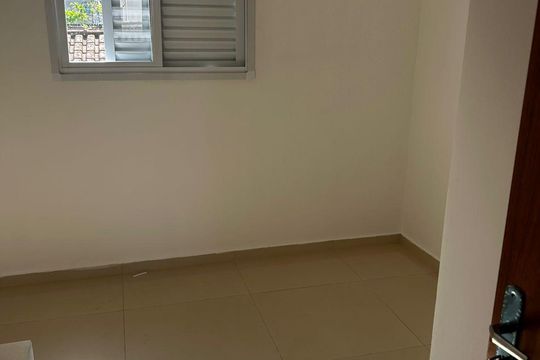 Quarto de casa de condomínio para alugar com 2 quartos, 106m² em Jardim Imperador IV, Praia Grande