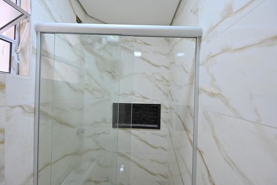 Banheiro Social de kitnet/studio para alugar com 1 quarto, 16m² em Vila do Encontro, São Paulo