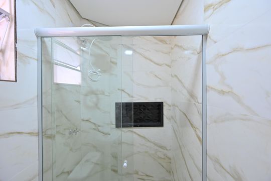 Banheiro Social de kitnet/studio para alugar com 1 quarto, 16m² em Vila do Encontro, São Paulo