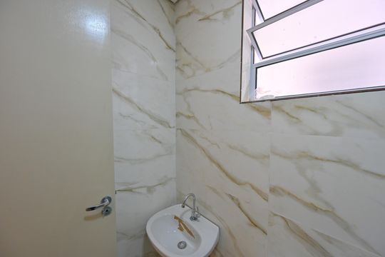 Banheiro Social de kitnet/studio para alugar com 1 quarto, 16m² em Vila do Encontro, São Paulo