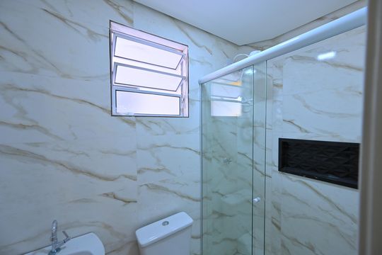 Banheiro Social de kitnet/studio para alugar com 1 quarto, 16m² em Vila do Encontro, São Paulo
