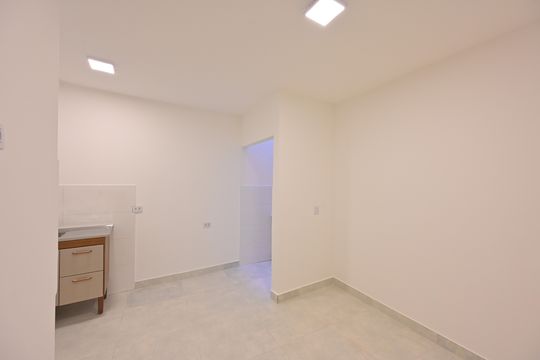 Sala/Quarto de kitnet/studio para alugar com 1 quarto, 16m² em Vila do Encontro, São Paulo