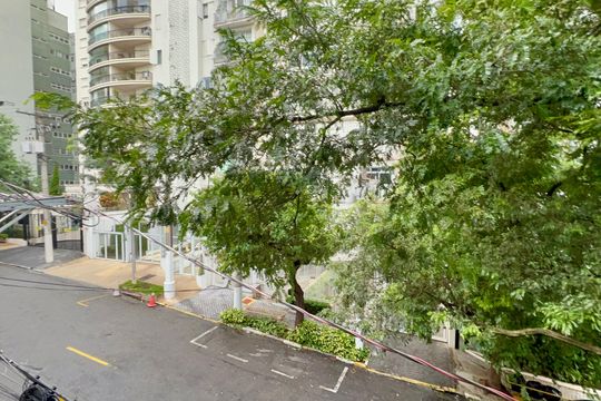 Varanda de casa à venda com 3 quartos, 130m² em Cerqueira César, São Paulo