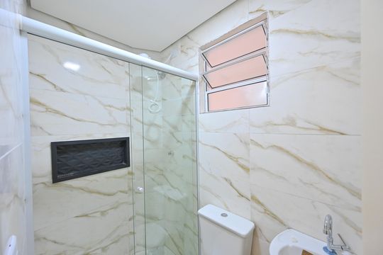 Banheiro Social de kitnet/studio para alugar com 1 quarto, 16m² em Vila do Encontro, São Paulo