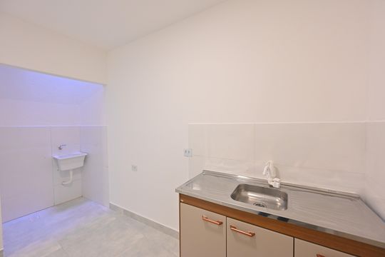 Cozinha de kitnet/studio para alugar com 1 quarto, 16m² em Vila do Encontro, São Paulo