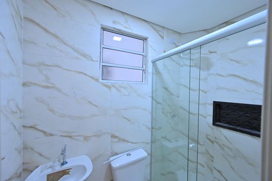 Banheiro Social de kitnet/studio para alugar com 1 quarto, 16m² em Vila do Encontro, São Paulo