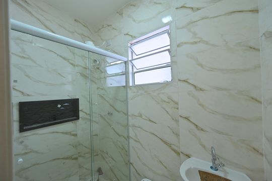 Banheiro Social de kitnet/studio para alugar com 1 quarto, 16m² em Vila do Encontro, São Paulo