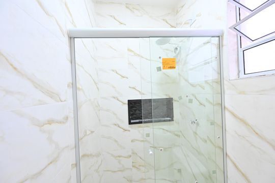 Banheiro Social de kitnet/studio para alugar com 1 quarto, 16m² em Vila do Encontro, São Paulo