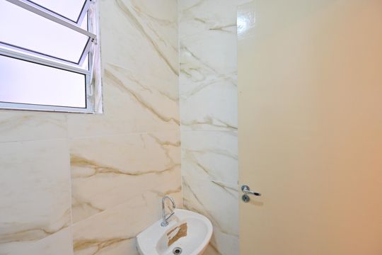 Banheiro Social de kitnet/studio para alugar com 1 quarto, 16m² em Vila do Encontro, São Paulo