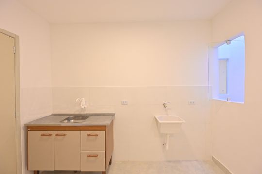 Cozinha/Lavanderia de kitnet/studio para alugar com 1 quarto, 16m² em Vila do Encontro, São Paulo
